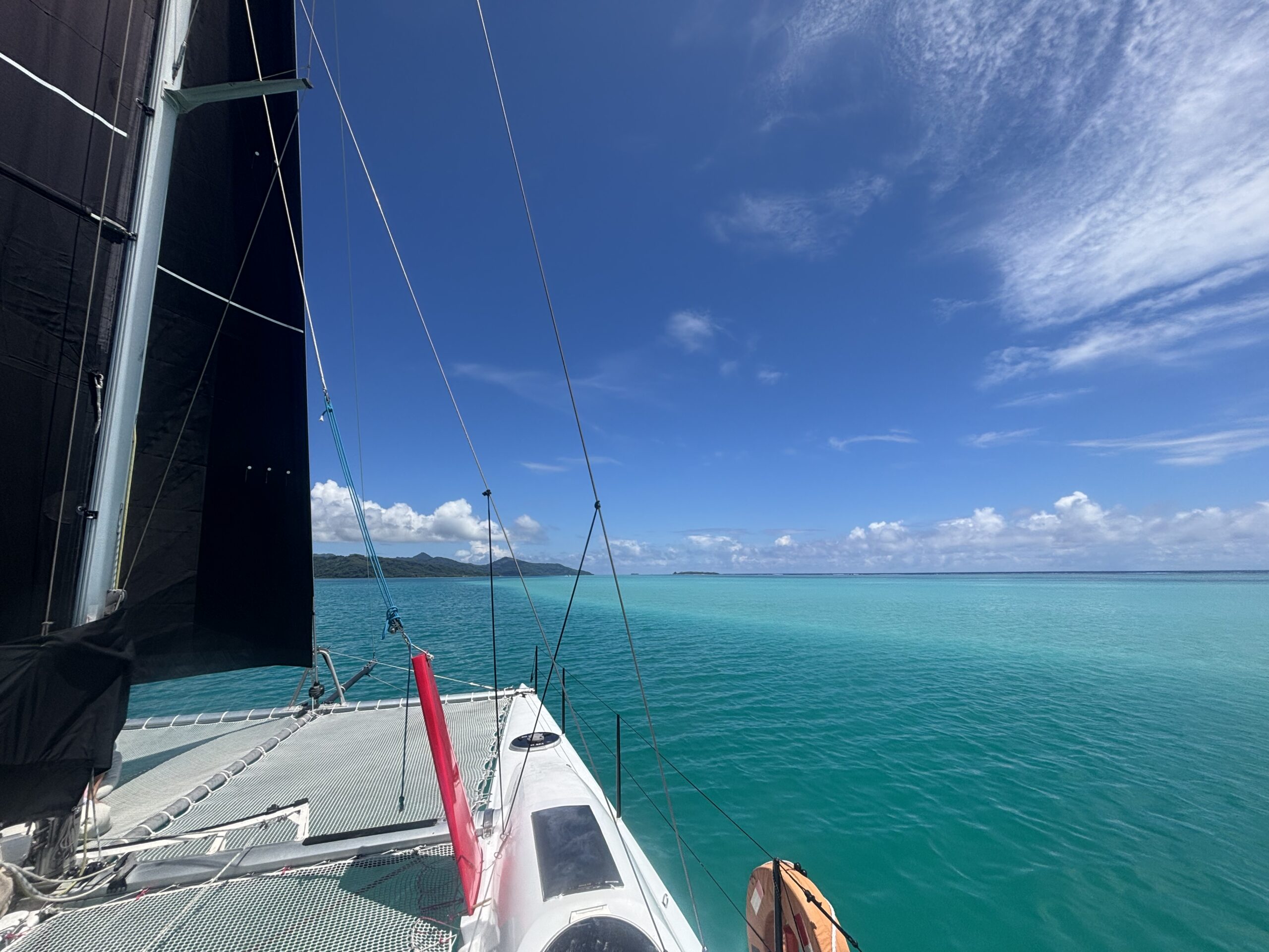 navigation dans l'eau turquoise - Sailinity - Excursions à la voile entre Raiatea et Taha'a Navigation Dans Leau Turquoise Sailinity Excursions à La Voile Entre Raiatea Et Tahaa
